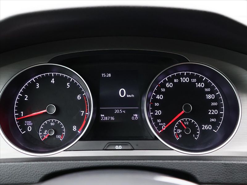 Volkswagen Golf 1,4 TSI 90kW Comfortline CZ - fotka 16 z 29