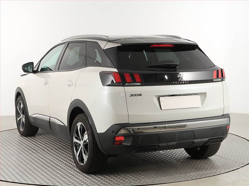 Peugeot 3008 (2019) Allure 1.2 PureTech, Automat - fotka 4 z 18