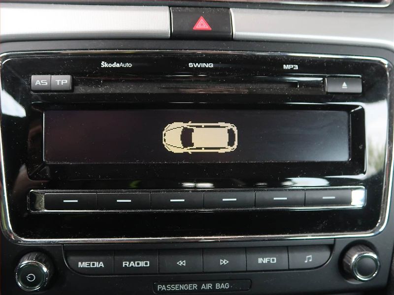 Škoda Superb (2010) 2.0 TDI, Xenony, Tempomat - fotka 13 z 14