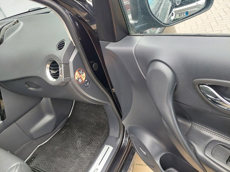 Renault Koleos (2013) Bose dCi 150 4x4 - fotka 24 z 40