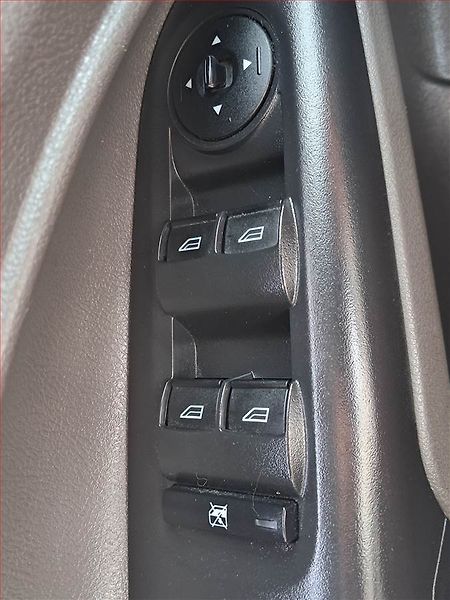 Ford Tourneo Connect (2022) Maxi Trend 1.5 EcoBlue, 5Míst - fotka 14 z 16