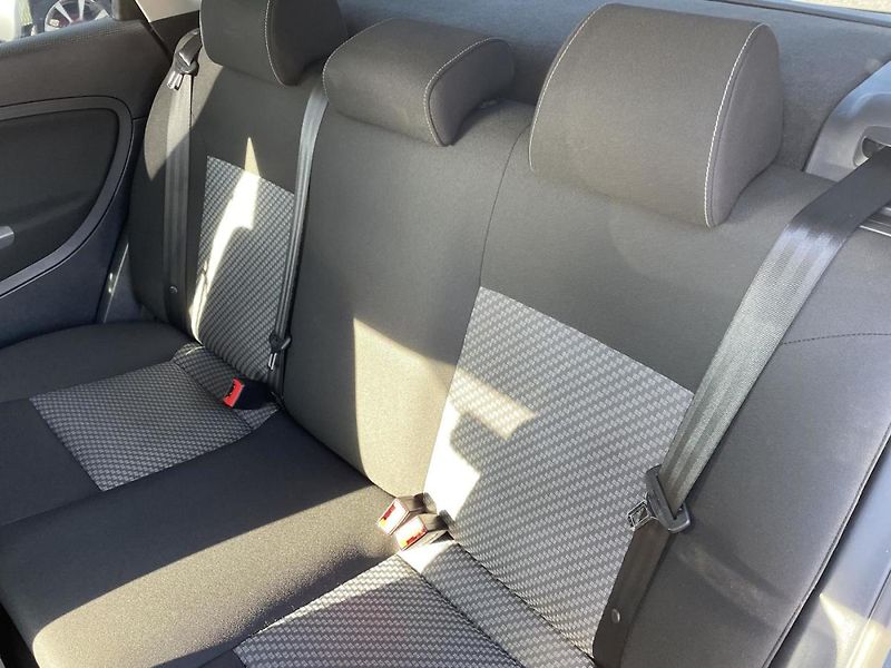 Seat Ibiza 1.2i - fotka 9 z 18