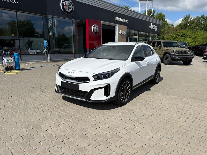 Kia Ceed (2025) 1,6 T-GDi GPF 7DCT STEEL EDITI - fotka 3 z 12