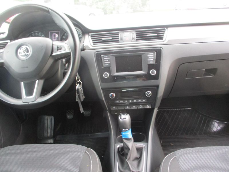 Škoda Rapid (2015) 1,6 TDi - fotka 7 z 12