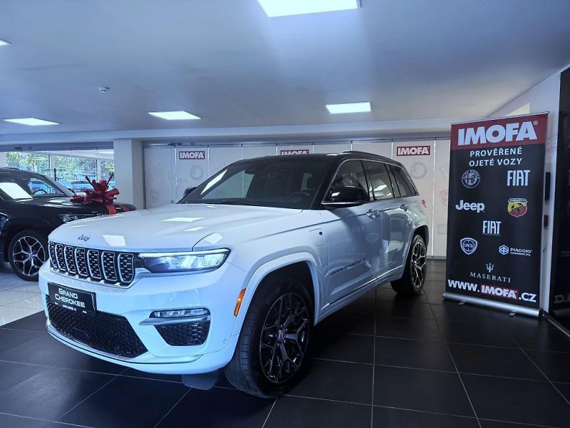 Jeep Grand Cherokee (2024) 2,0 T 380k PHEV 4x4 AT8 ZF SUM - fotka 3 z 27