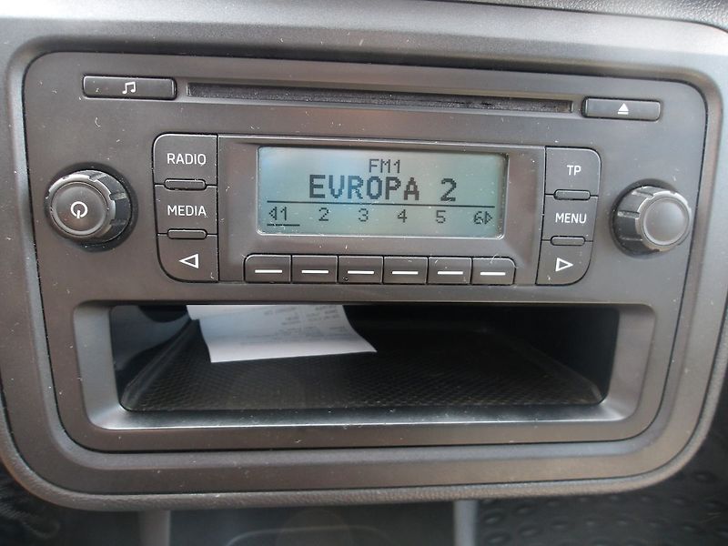 Škoda Fabia 1,4MPi 63kW KRASAVEC ! - fotka 25 z 25