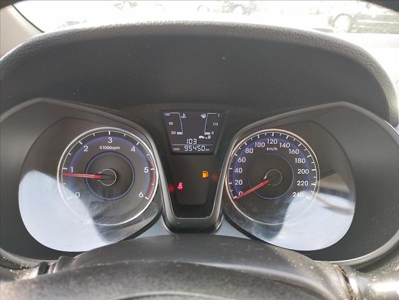 Hyundai ix20 1,4 CRDi 57kW 100%KM - fotka 11 z 16