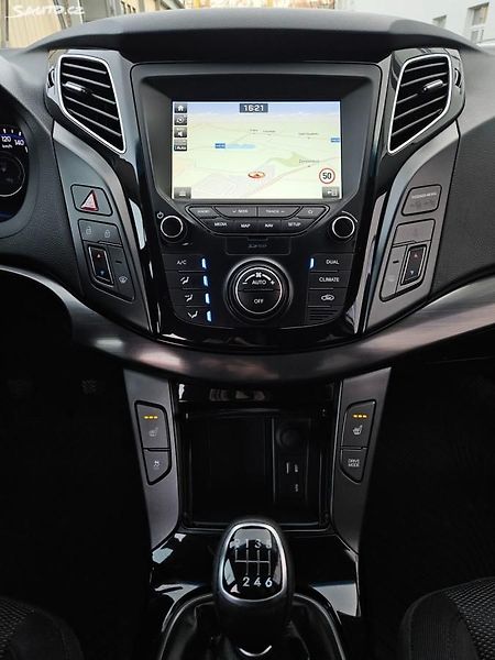 Hyundai i40 100kW VÝHŘEV KAMER DPH - fotka 14 z 44