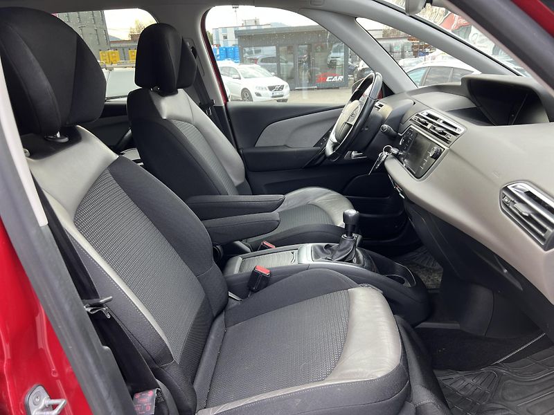 Citroën Grand C4 Picasso 2.0HDi 7MÍST KAMERA KLIMA ČR - fotka 36 z 49