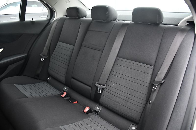 Mercedes-Benz Třídy C 200d PRAV. SERVIS MB 2xPNEU - fotka 21 z 55