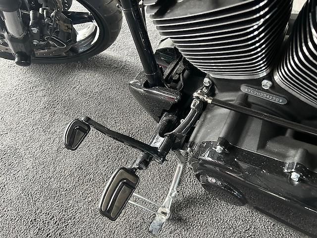Harley-Davidson FXSE Softail Breakout CVO (2016) - fotka 16 z 26