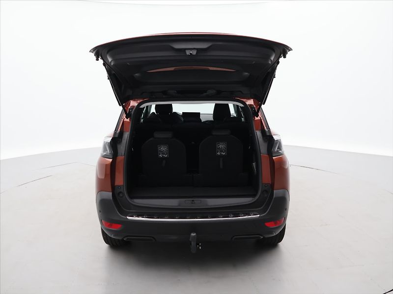 Peugeot 5008 1.2 PT 96kW Allure 7-Míst DPH - fotka 9 z 32