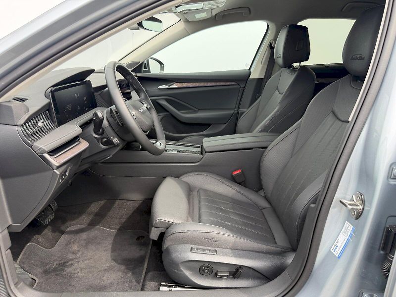 Škoda Superb (2025) 2.0 TDI 142kW 4x4 L&K Nez.Tope - fotka 5 z 35