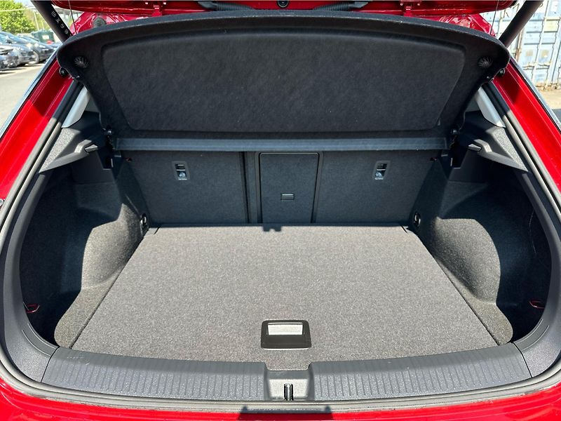Volkswagen T-Roc Style 1.5 TSI 110kW Man. 6 - fotka 13 z 24