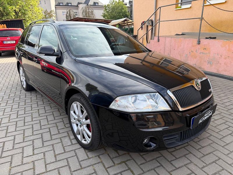 Škoda Octavia (2008) 2.0 TDI RS DSG ! CR ! - fotka 5 z 20