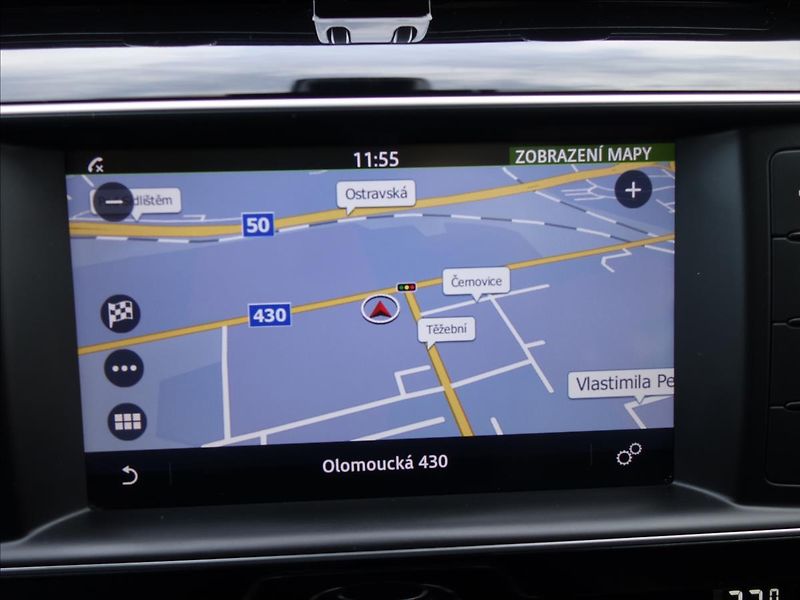 Jaguar F-Pace 2,0 20d AWD PRESTIGE - fotka 20 z 40