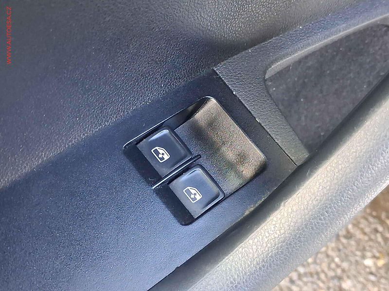 Škoda Octavia (2016) 1.6TDi, ČR, AC, výhřev sed - fotka 11 z 14