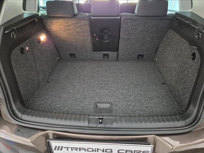 Volkswagen Tiguan TDI 4 MOTION R-Line - fotka 25 z 31
