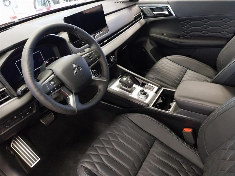 Mitsubishi Outlander (2026) 2.4 PHEV_  INSTYLE - fotka 7 z 10