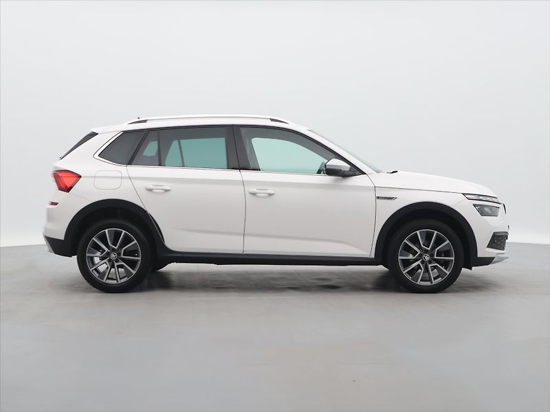 Škoda Kamiq 1,5 TSI 110kW DSG Scoutline CZ - fotka 8 z 38