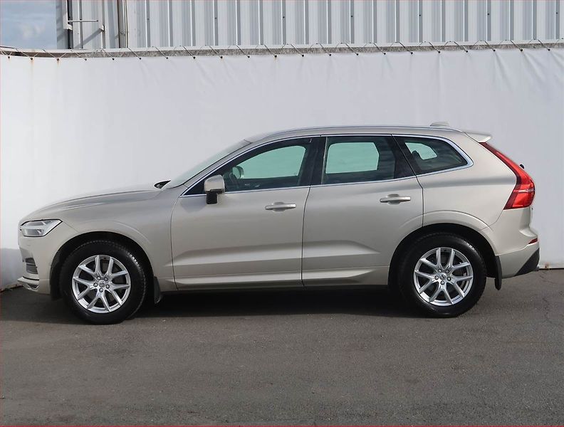 Volvo XC60 (2018) Momentum D4 AWD, 4X4,Automat - fotka 3 z 23