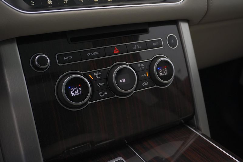 Land Rover Range Rover 4.4 SDW8 AUTOBIOGRAPHY MAX VOL - fotka 24 z 50