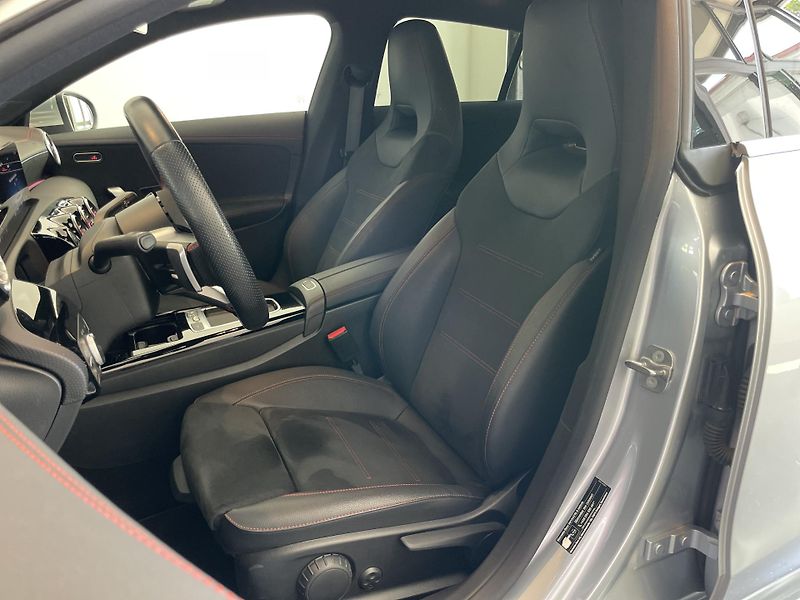 Mercedes-Benz CLA 200 Shooting Brake AMG  - fotka 22 z 36