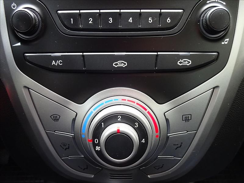 Hyundai ix20 1,4 CRDi 66kW - fotka 33 z 47