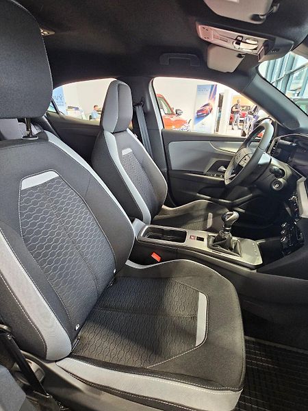 Opel Mokka Edition 1.2 TURBO 136k MT6 - fotka 13 z 19