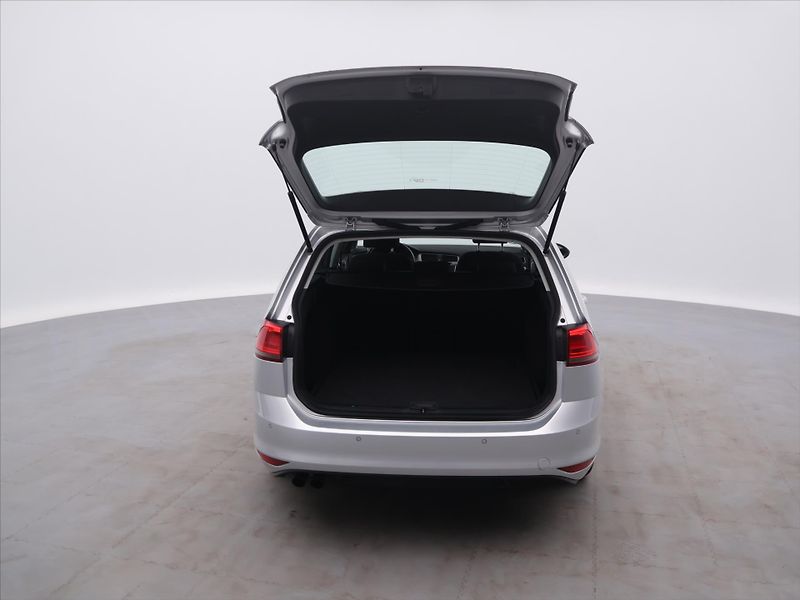Volkswagen Golf 1,4 TSI 110kW Comfortline 1Maj - fotka 9 z 30