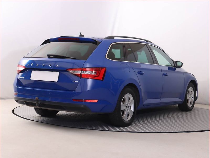 Škoda Superb (2019) Ambition Plus 2.0 TDI, 4X4 - fotka 5 z 21