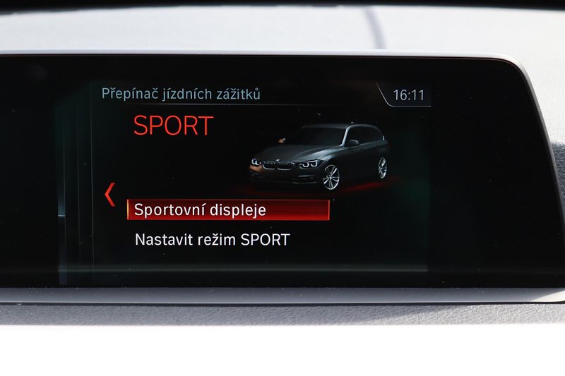 BMW Řada 3 318D TOURING F31 110kW - fotka 31 z 50