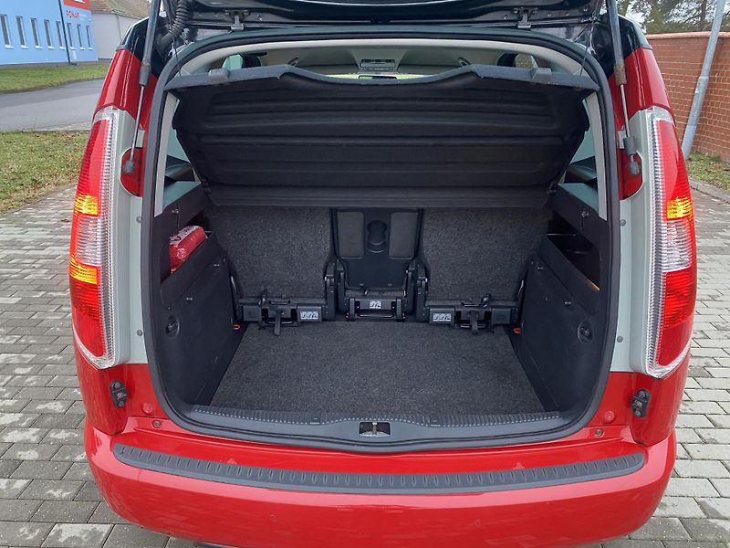 Škoda Roomster (2014) 1.2TSi MODEL NOIRE - fotka 49 z 65