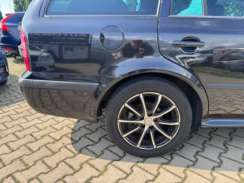 Škoda Octavia (2006) 1,6 MPI 75 KW GO MOTORU - fotka 16 z 47