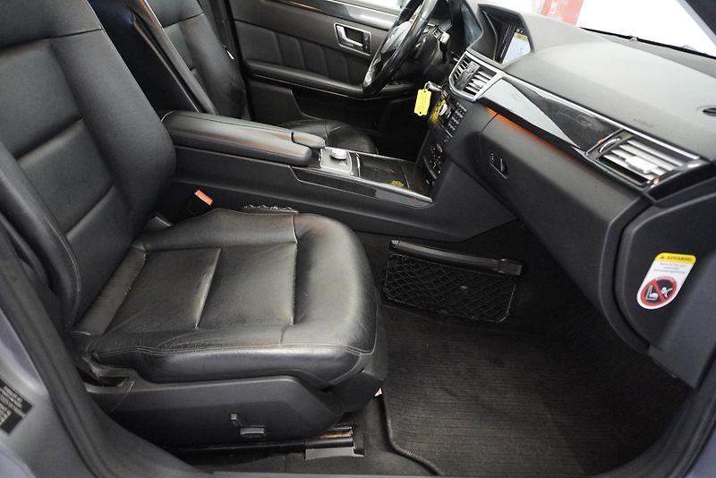 Mercedes-Benz Třídy E (2009) E350 3,0 CDI AVANTGARDE AUT. - fotka 24 z 26