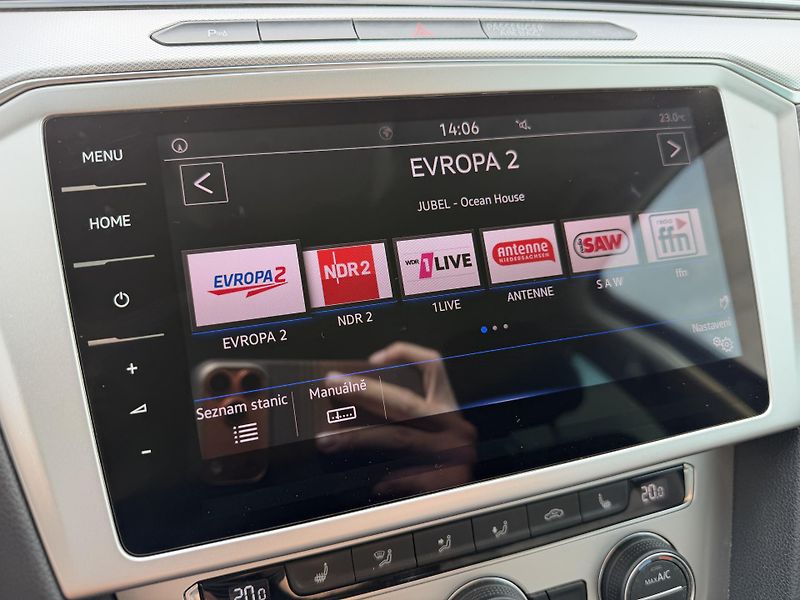 Volkswagen Passat 2.0 TDI MASÁŽ NAVIGACE TAŽNÉ - fotka 21 z 40