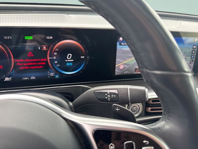 Mercedes-Benz EQC 400 4MATIC - fotka 21 z 24