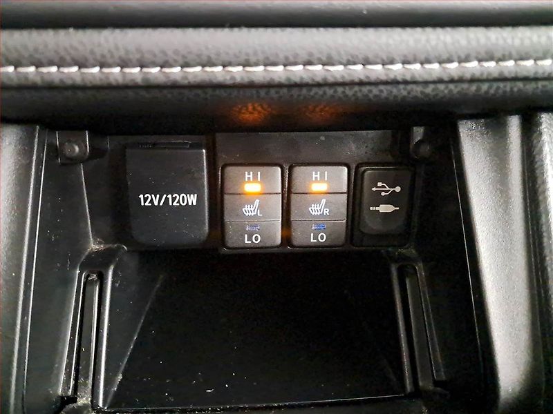 Toyota Corolla (2018) 1.6 Valvematic, Tempomat - fotka 20 z 20
