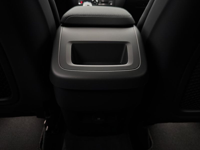 Volvo XC60 (2026) B5 AWD AUT PLUS BLACK EDITION - fotka 16 z 22