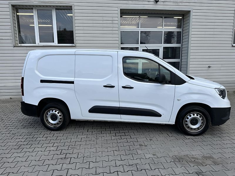 Opel Combo VAN-1.5CDTi-75KW-L2H1-KLIMA- - fotka 2 z 17