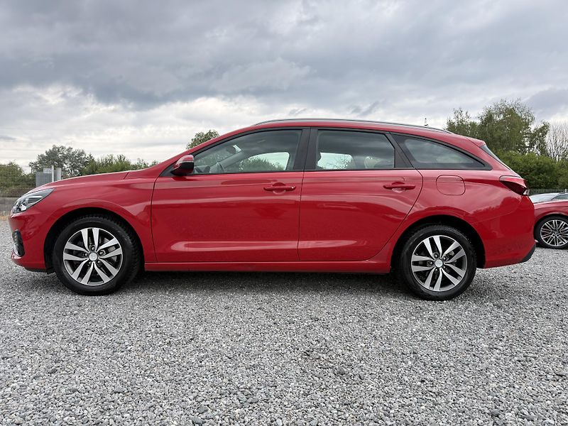 Hyundai i30 1.5DPi Comfort 81kW ČR - fotka 8 z 20
