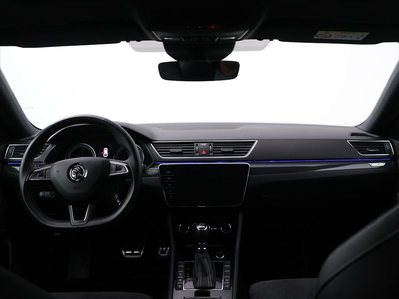 Škoda Superb 2,0 TDI 140kW DSG Sportline 4x - fotka 23 z 31