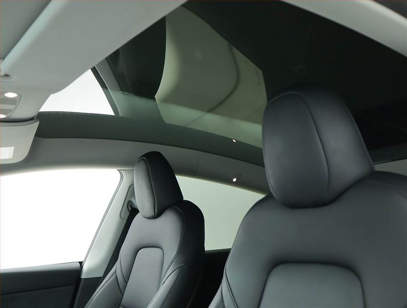 Tesla Model Y (2023) Long Range AWD 79kWh, SoH 90% - fotka 19 z 22