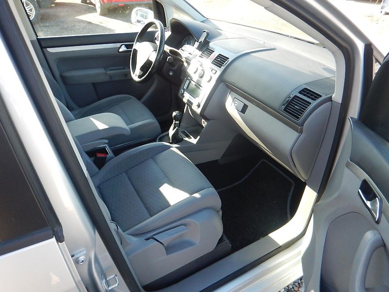 Volkswagen Touran 2.0 TDI, DIGIKLIMA - fotka 13 z 26