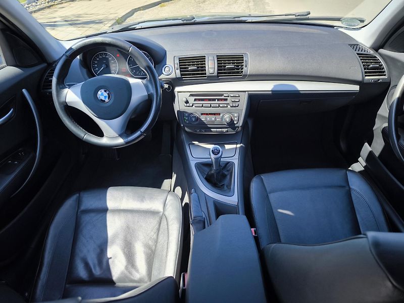 BMW Řada 1 116i 85kW SERVISKA - fotka 42 z 82