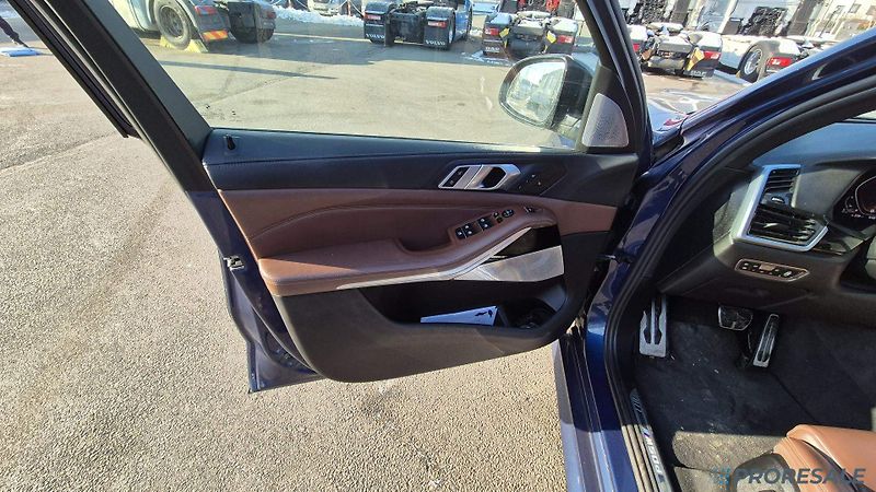 BMW X5 M50D 3,0 294 kW - fotka 12 z 19
