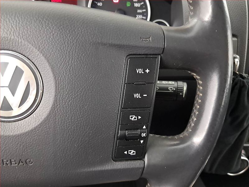 Volkswagen Touareg (2008) 2.5 R5 TDI, 4X4, Automat - fotka 18 z 20