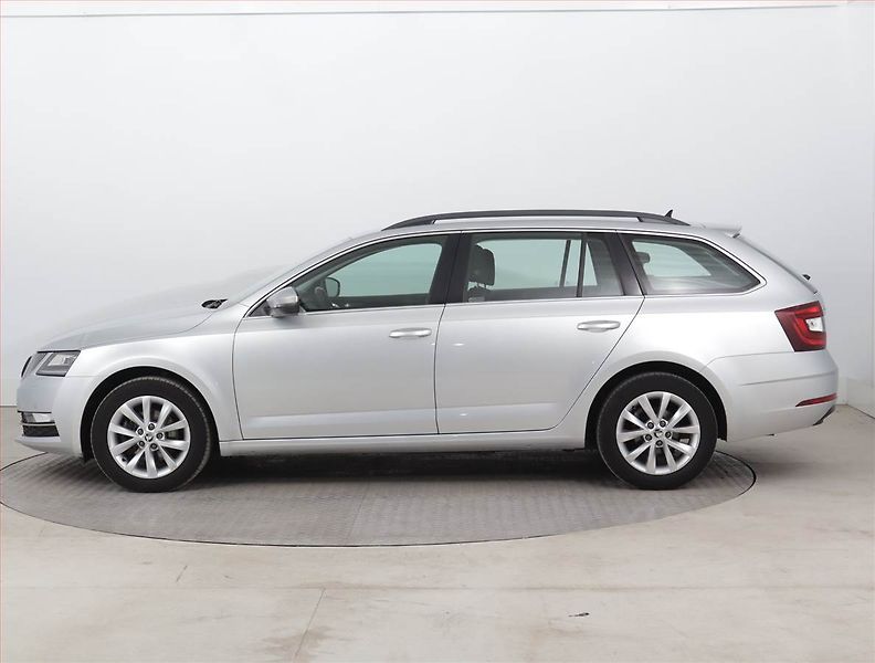 Škoda Octavia (2018) Style 2.0 TDI, Automat, ČR - fotka 3 z 20