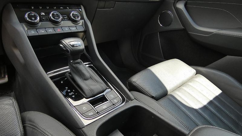 Škoda Kodiaq 2,0 TSI 140 kW L&K 4x4 DSG - fotka 6 z 26
