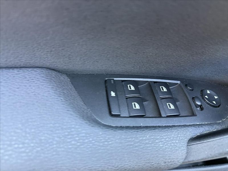 BMW X1 2,0 20d xDrive NAVI XENON - fotka 30 z 37